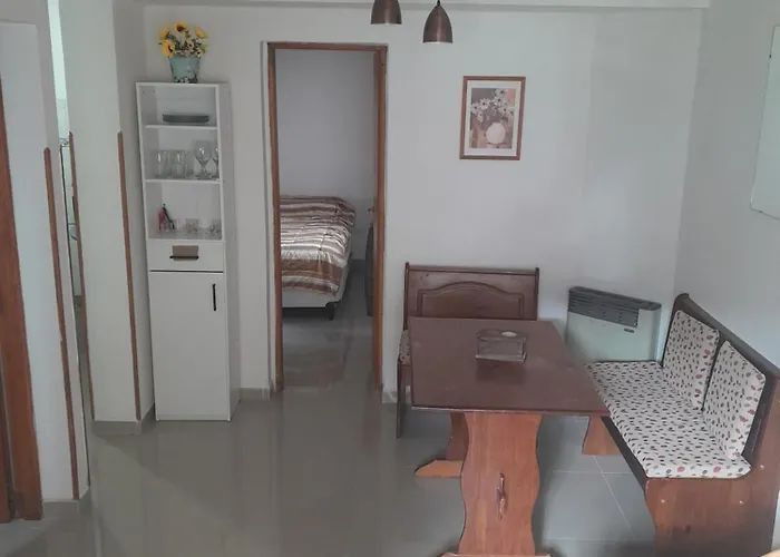 Departamento Centrico 2 Ambientes, Planta Baja, Patio, Parrilla