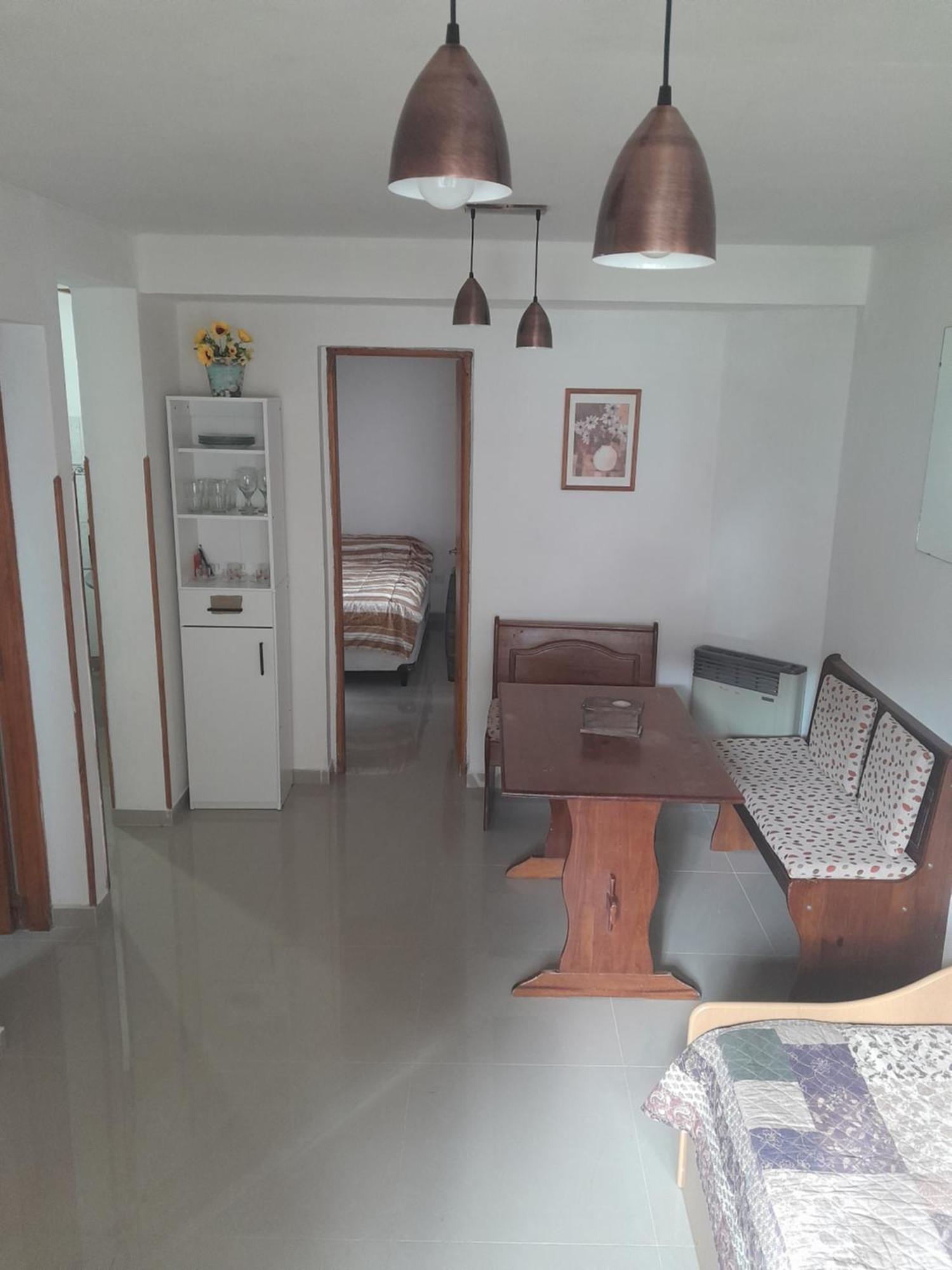 Apartamento Departamento Centrico 2 Ambientes, Planta Baja, Patio, Parrilla *